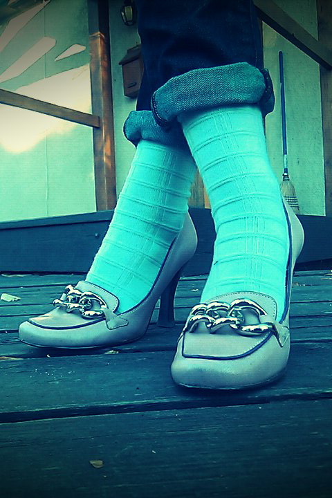 rolled up jeans cuffs, textured mint socks check, lavendar loafer pumps bcbg max azria chain hardware