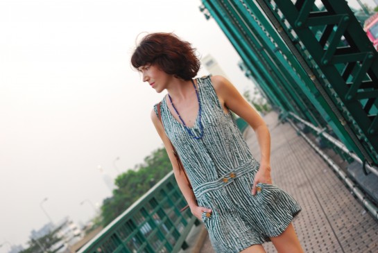  Kim Philley, Wat Pho, Bangkok, Frivolous Universe, FU, http://http://www.frivolousuniverse.com/, Asia Street Style, green for spring 2012, Anthropologie, Ett Twa, Dooney & Burke, J. Crew, Nurture, wedge sandals, Bangkok style, fashion 