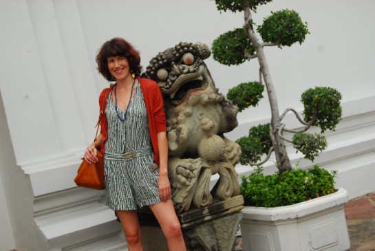  Kim Philley, Wat Pho, Bangkok, Frivolous Universe, FU, http://http://www.frivolousuniverse.com/, Asia Street Style, green for spring 2012, Anthropologie, Ett Twa, Dooney & Burke, J. Crew, Nurture, wedge sandals, Bangkok style, fashion 