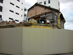 Penang-Malaysia-crumbled-house