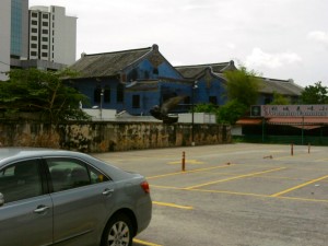 Penang-Malaysia-pigeon-blue-house